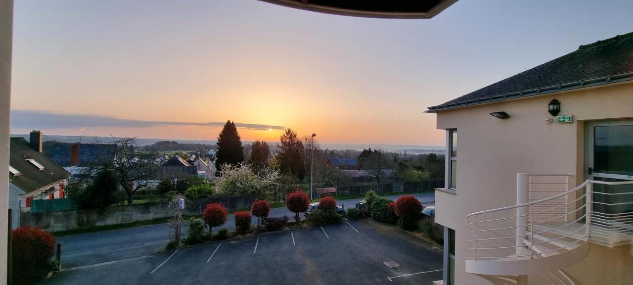 Hotel Le Bellevue Guer エクステリア 写真