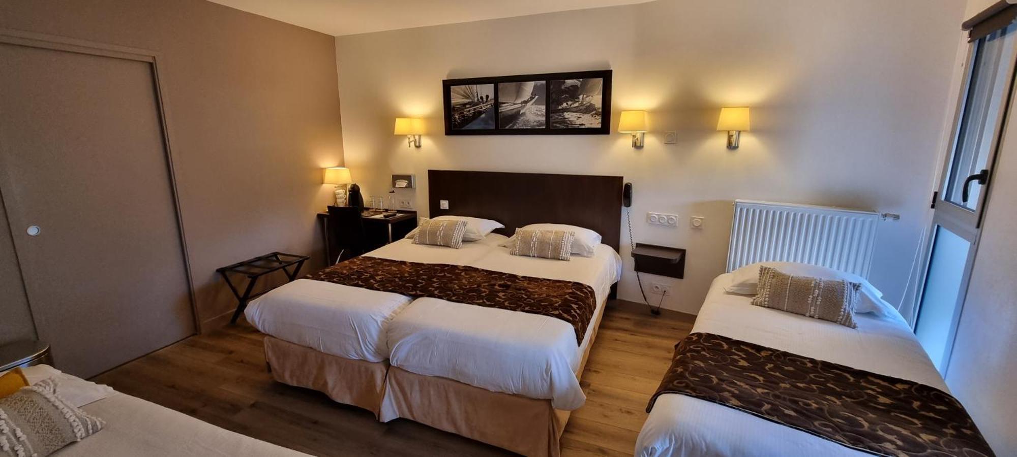 Hotel Le Bellevue Guer エクステリア 写真