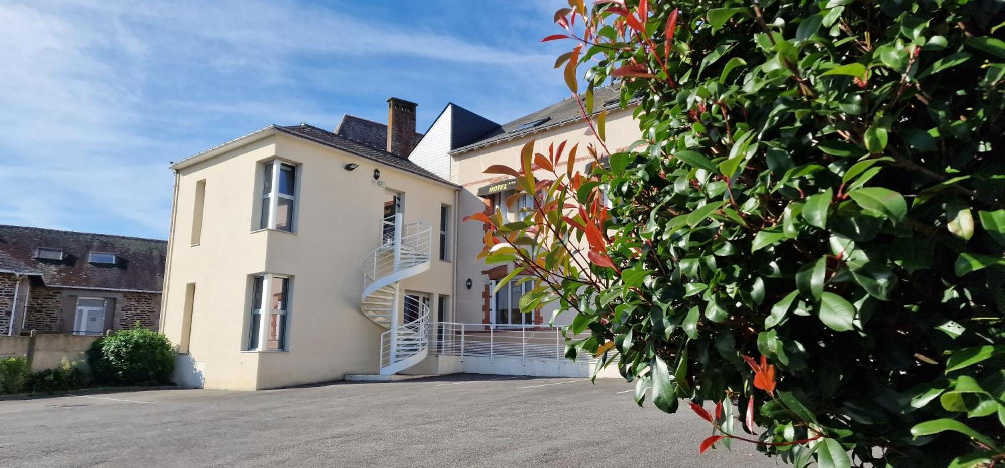 Hotel Le Bellevue Guer エクステリア 写真