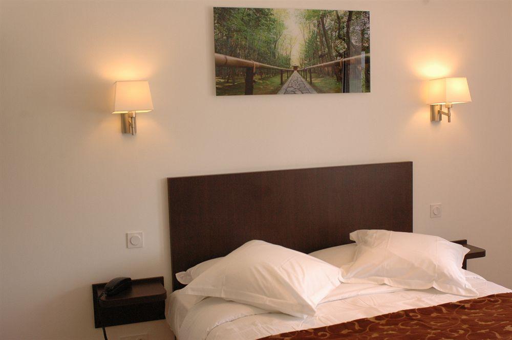 Hotel Le Bellevue Guer エクステリア 写真