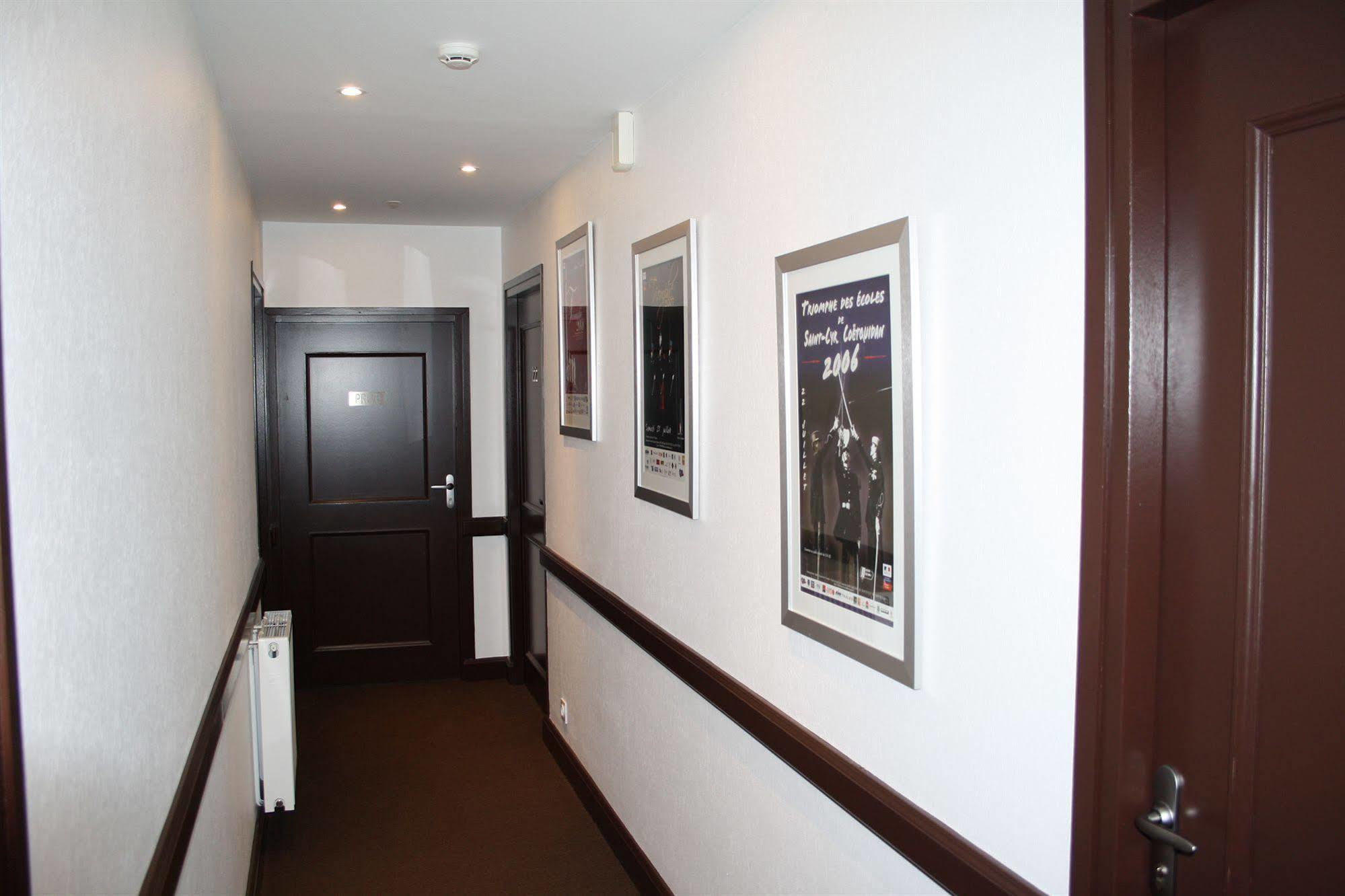 Hotel Le Bellevue Guer エクステリア 写真